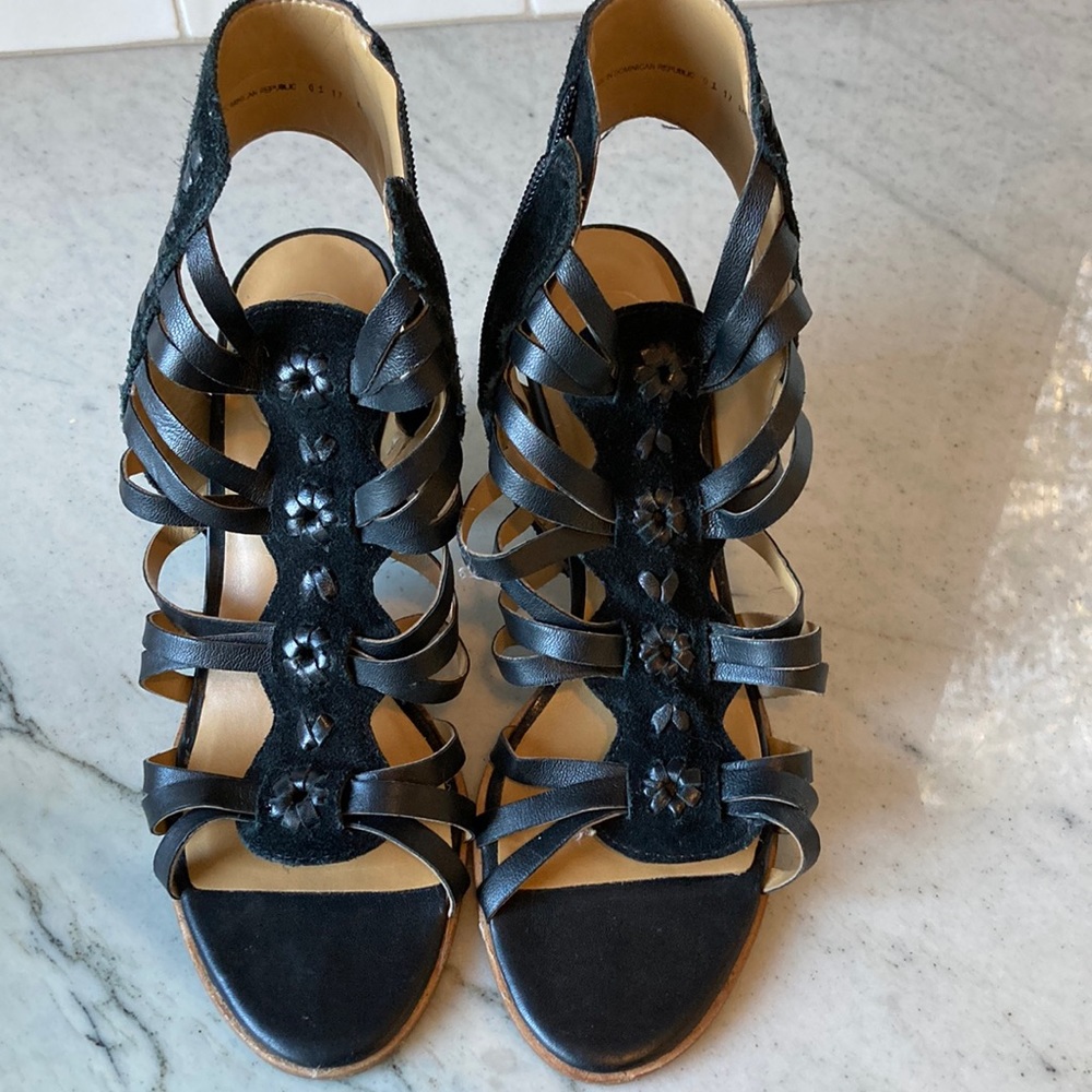 Excellent used condition Jack Rogers sandals.